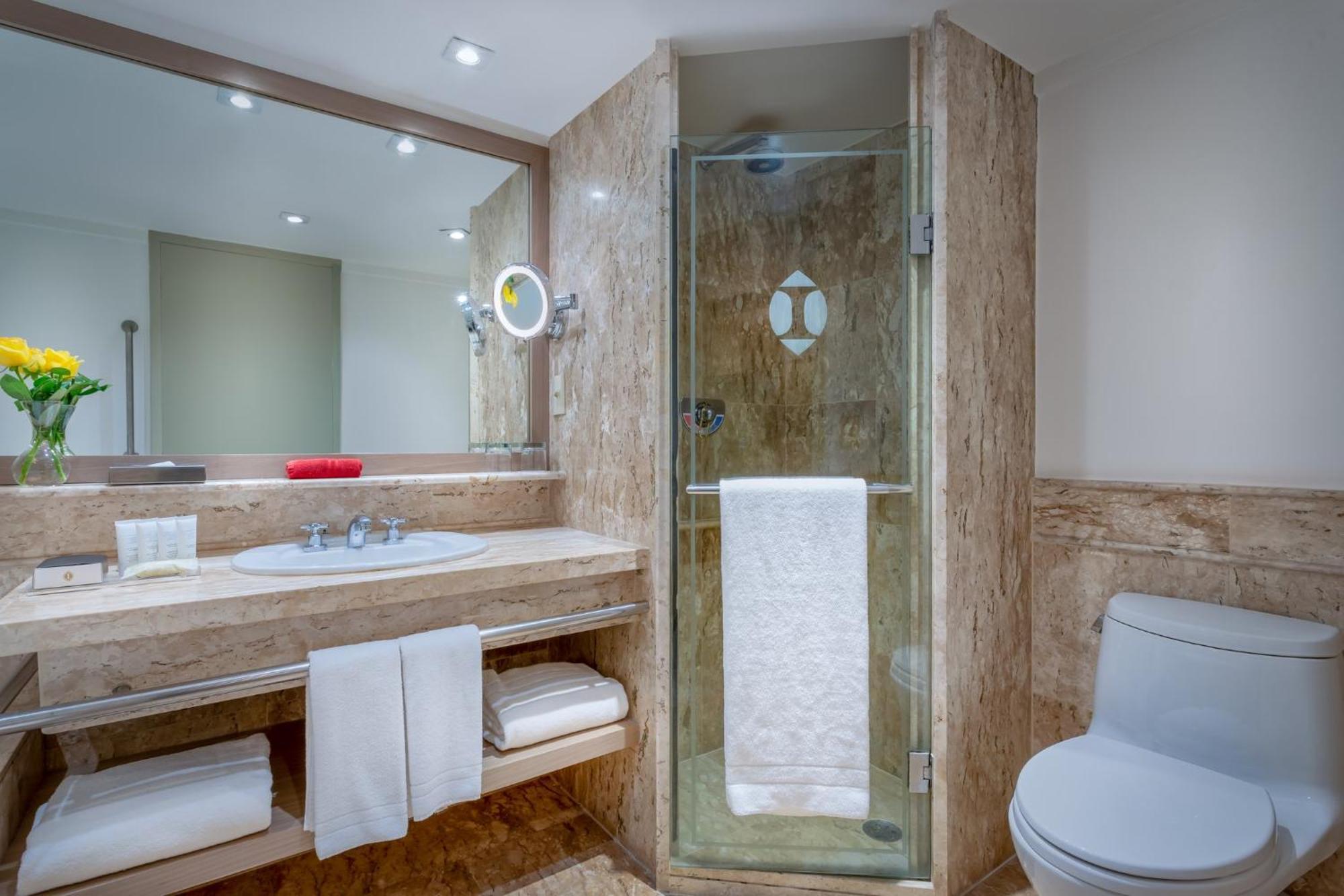 Intercontinental By Ihg 5*